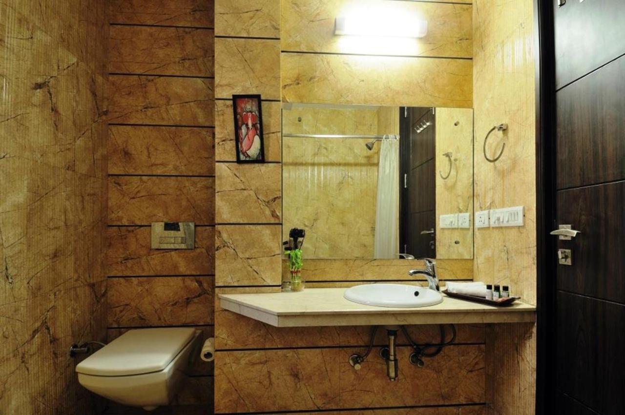 Rr Residency Hotel Делхи Екстериор снимка