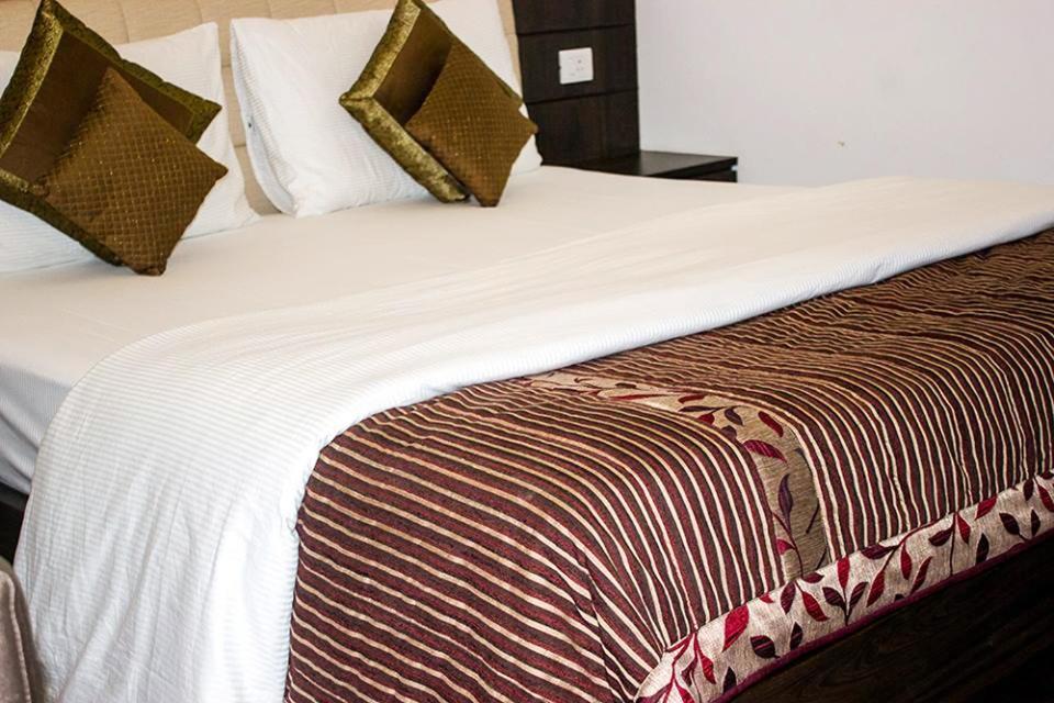 Rr Residency Hotel Делхи Екстериор снимка