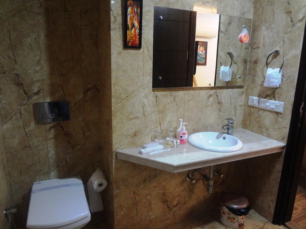 Rr Residency Hotel Делхи Екстериор снимка