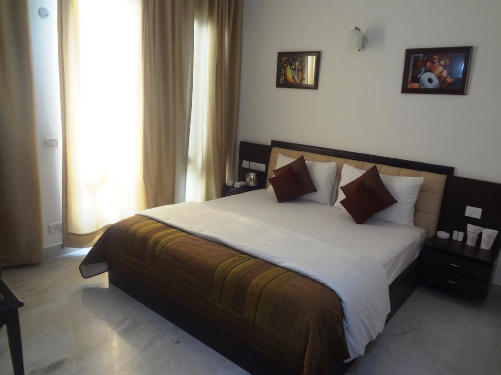 Rr Residency Hotel Делхи Екстериор снимка