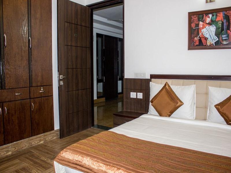 Rr Residency Hotel Делхи Екстериор снимка